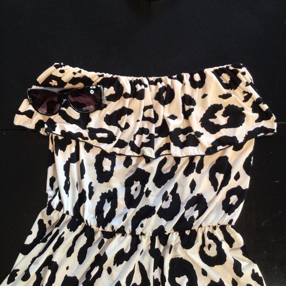 Cream & Black Printed Sleeveless Romper Size: L - Picture 2 of 4